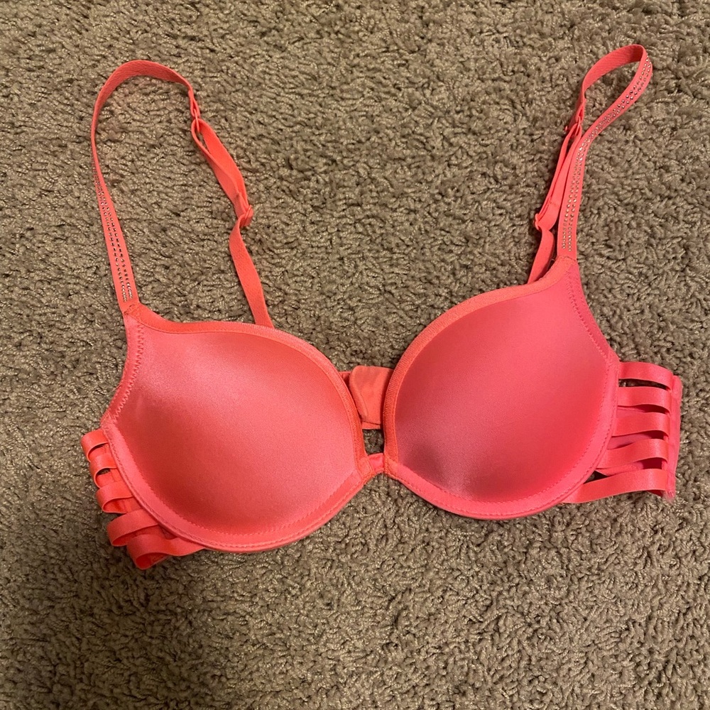 32B Bras - Picture 4 of 6